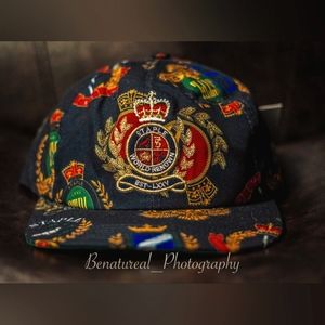 Staple crest snapback